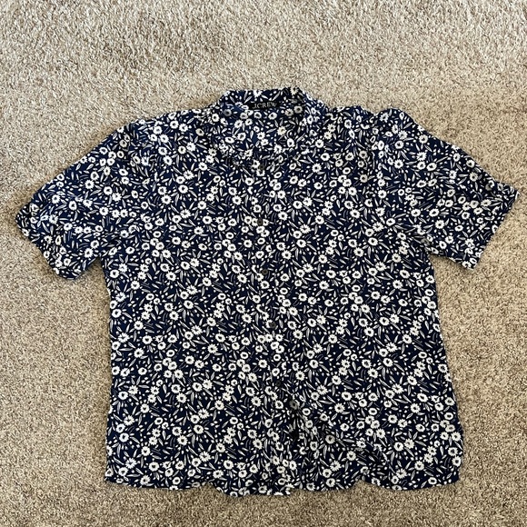 J.Crew Puff-sleeve button-up top in garden stamp floral size L - Picture 3 of 5